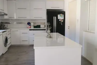 Image de Center Location 2 Bedroom House