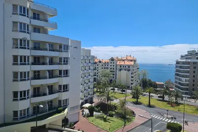 Appartement \"Seaside Escape\", avec vue mer, balcons et Wi-Fi.