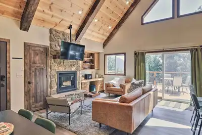 Image de Luxury Retreat: Custom Mi-Wuk Village Cabin!