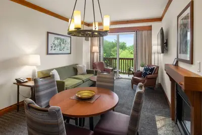 Image de #1310a | 2bdrm | Let It Snow | 3rd Floor Mountain and Spruce Peak Views