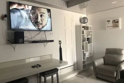 Image de 'Jeanoel Chateau' cozy fully furnished 2-bedroom apt