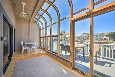 Image de Waterfront Oxnard Escape w/ Kayaks & Dock!