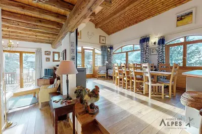 Image de Chalet, vue montagne, terrasse, cheminée ou poêle à bois, télévision, casier à ski, 125m²
