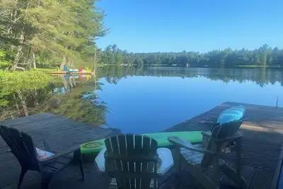 Image de Palette Lake Lodge - Secluded & Modern lakefront cottage