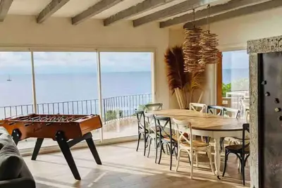 Image de Villa vue mer panoramique avec piscine privée et accès crique