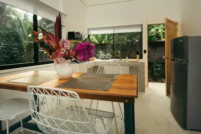 Image de 🐚 Brand New Modern 🐚 Home #2 Seconds from Beach