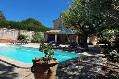 Image de Villa provençale avec piscine et grand jardin