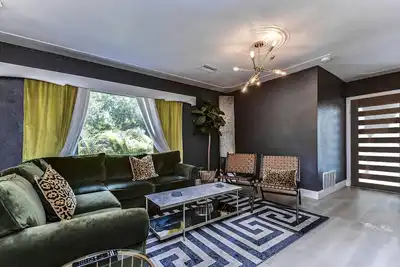 Image de Vibe in the Heights-Hot Tub-Prime Location-SkeeBall