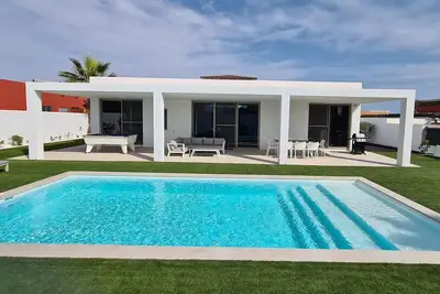Image de New Luxury modern Villa LiLa heated pool