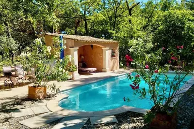 Image de Maison provençale à Lourmarin, village classé, jardin grande piscine chauffée