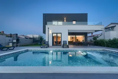 Spacious Villa Elita with Two Swimming Pools