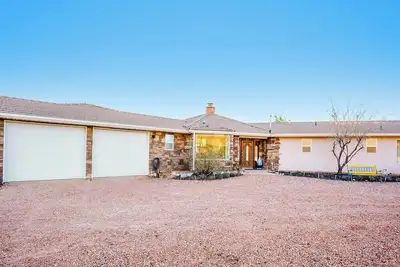 Image de Home in Kanab, Utah with close proximity to Zion, Bryce Canyon, and the Grand Ca