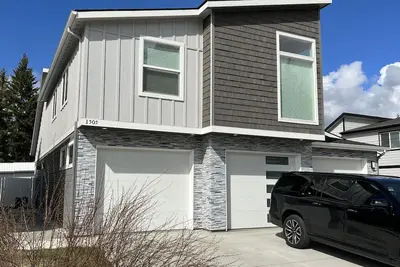 Image de Modern Townhome- downtown Coeur d'Alene- minutes to waterfront restaurants shops