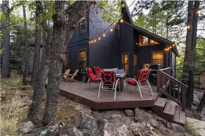 Image de Elite Mountaintop Cabin w/ 2 Decks, Fire Pit & Loft! ! Superhosts! ! Pet Friendly