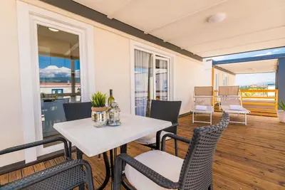 Image de Agréable appartement dans une maison de vacances avec climatisation, Wifi, Tv, terrasse, parking