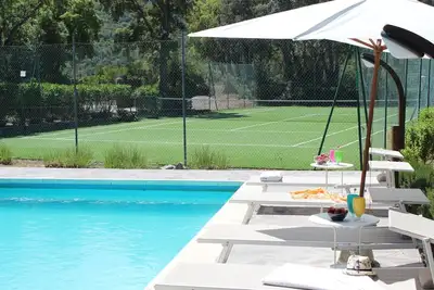 Image de Villa with private pool and tennis two minutes with auto to the beach. Ferry Offers.
