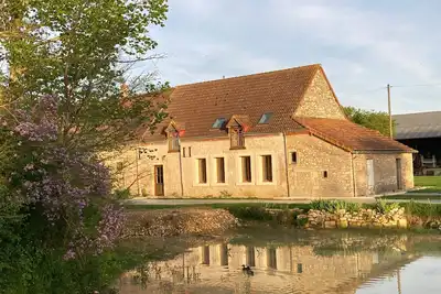 Image de Maison Berrichonne avec Jardin et Fibre - 4 Chambres, Accessible Pmr, Accueil Cavaliers