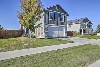 Image de Stunning Nampa Home Nearby Park w/ Fire Pit!