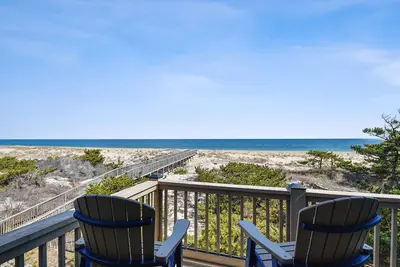 Image de Free Golf at Bear Trap Dunes and More! ! ! This amazing ocean front 5 bedroom with 4 full bath vacation townhome has been fully renovated and the perfect family beach getaway!