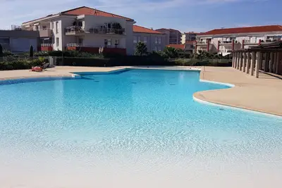 Image de Grand appartement 3p dans domaine au dernier étage avec vue mer au bord de l eau