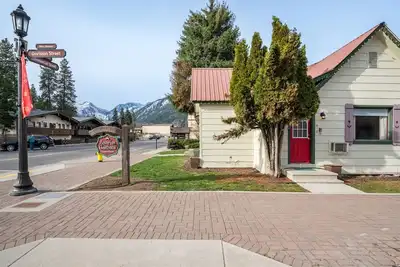 Image de Bavarian Gasthaus, Suite B - An Effortless Stay!