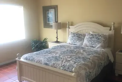 Image de Upscale Condo @ Below Market Rates