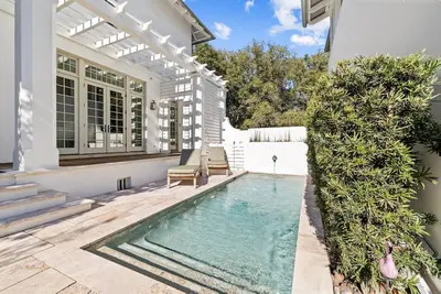 Image de Summer Availability! Rosemary Beach! Private Pool with Outdoor Kitchen! Carriage House!