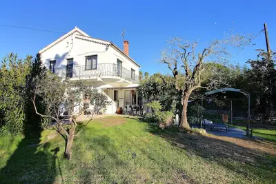 Image de Villa au coeur de Mougins, zone résidentielle.
