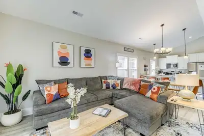 Image de New Tucked Away Quiet Beach Haven