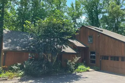Image de Visiting Annapolis for Boat Show, RenFest, Comm Week? This is the perfect house!
