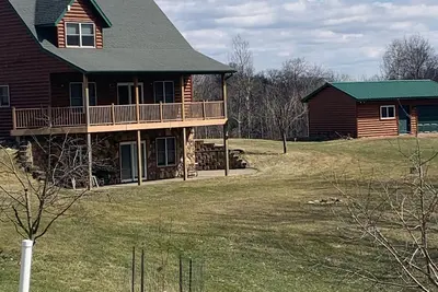 Image de Quiet, secluded bluff top cabin with beautiful sunsets