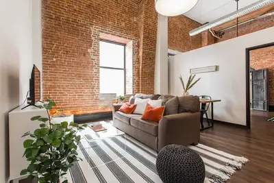 Image de Hip Downtown Loft Walk to River Market and Dt