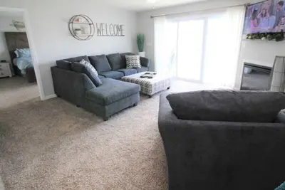 Image de Parkview Bay Condo, 3 other units same Bldg! No Steps from Parking! Inquire for Slip!