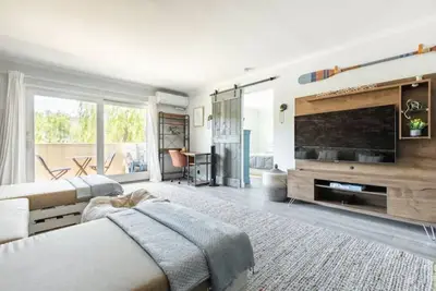Image de Prime location in Coronado — everything within a 5 min walk!