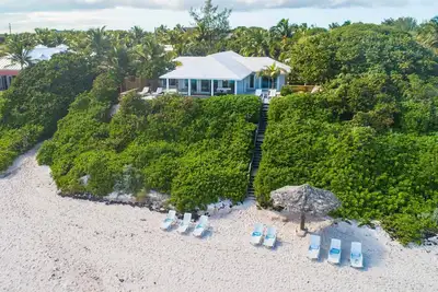Image de Third Reef - A Beautiful Oceanfront House on the Pink Sands of Harbour Island
