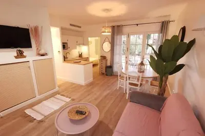 Image de Maison au calme dans résidence de vacances et belle piscine