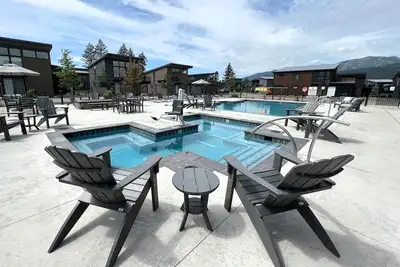 Image de Dog Friendly! Clubhouse Spa\/Hot Tub, 15 Mins to Wf Mountain Ski Resort