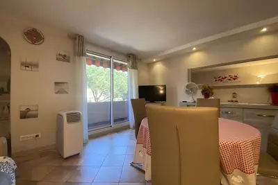 Image de Saint-Maxime Centre: Appartement T2 - 4 Couchages avec Parking et Plage Ă Pied