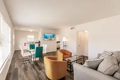 Image de 2 bed 2 bath Beach 1 min walk keyless entry Dog ok Free Parking