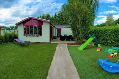 Image de Chalet The Red Vos. nl Veluwe generous accommodation for families up to 6 people