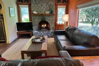 Image de Gearhart Beach House, walk to the beach!