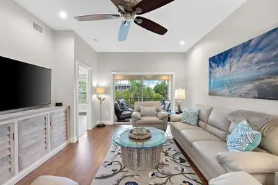Coastal 3br Villa, 1Mile To Bonita Beach! Sleeps 6