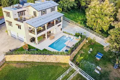 Image de Luxury Estate with Heated Pool & el Yunque Views