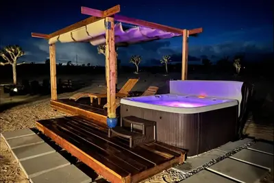 Image de Joshua Tree getaway w\/ Hot Tub & Game Room