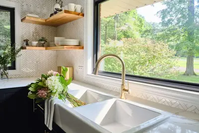 Image de Family Style Cottage 5 minutes from the Gaslight District