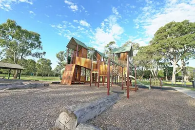 Image de Best Location Entire House Huge parkland doorstep