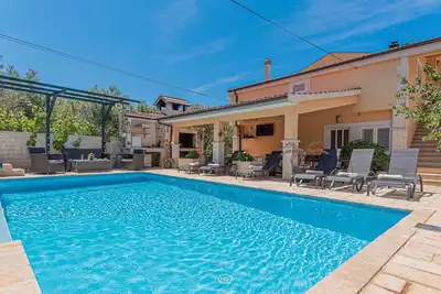 Image de Bel appartement à Sibenik avec sauna
