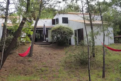 Image de Maison familiale dans les pins Ă 200 m de la plage