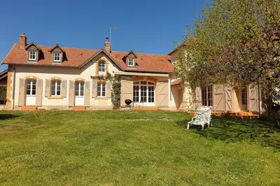 Image de Loue magnifique propriété 300m², 12 couchages Bourgogne Sud