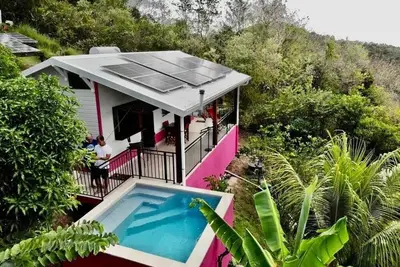 Image de Villa Bauhinia avec piscine à 800m de la plage